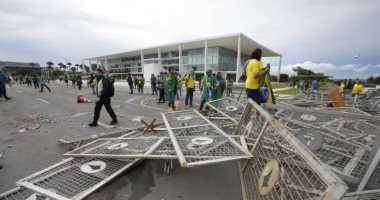 إقالة حاكم برازيليا من منصبه بعد اقتحام الكونجرس.. وبولسونارو يرفض اتهامات الرئيس