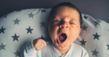 4 خطوات بسيطة لتجعلي طفلك ينام جيدًا فى المساء وتزيد ترابطكما