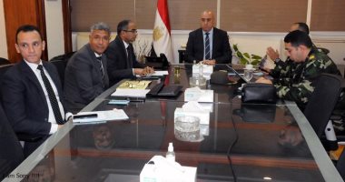 وزير الإسكان يتابع منظومة الصرف الصحى ومشروعات الخطة الاستراتيجية بالإسكندرية