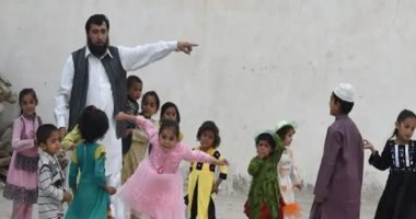 طبيب باكستانى مستهتر.. أنجب 60 طفلا من 3 زوجات ويبحث عن الرابعة.. فيديو