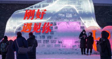 مبانٍ ثلجية وإضاءات.. كرنفال هاربين للجليد فى الصين يبهر العالم