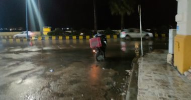 هطول أمطار غزيرة متقطعة وطقس مائل للبرودة على الإسكندرية.. فيديو وصور 