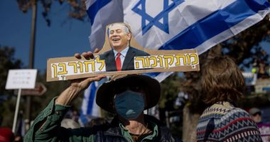 عشرات الآلاف من الإسرائيليين يتظاهرون ضد حكومة نتنياهو.. صور