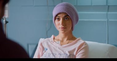 الحلقة الأولى من حكاية "فى أمل" تكشف معاناة كارولين عزمى من مرض السرطان