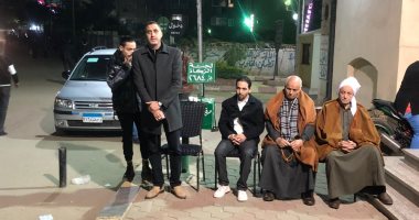 حسن دنيا ومحمد ضياء ووفد من جمعية المؤلفين يقدمون العزاء فى الشاعر ناصر الجيل