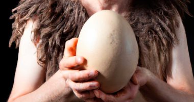 اكتشاف بيض نعام فى الصحراء يعود تاريخه إلى 7500 عام.. اعرف الحكاية