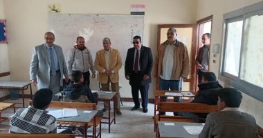 رؤساء المدن يتابعون سير امتحانات نصف العام بمدارس وسط سيناء
