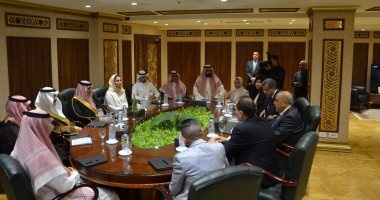 السعودية نيوز | 
                                            رئيس المركزي للمحاسبات يستقبل نظيره السعودي لبحث سبل التعاون حول الرقابة المالية
                                        