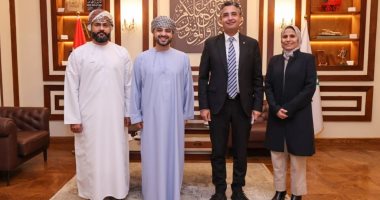 مسؤول عمانى يشيد بتطور البنية التحتية والخدمات بالبريد المصرى