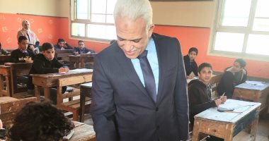 مدير تعليم القاهرة يتفقد لجان امتحانات الإعدادية 