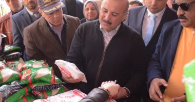 افتتاح معرض "أهلا رمضان" للسلع الغذائية المخفضة بأبو حمص فى البحيرة.. صور
