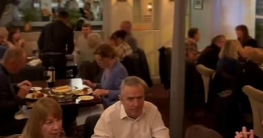 سيدة تكتشف زوجها الميت منذ سنوات يتناول غداءه فى مقطع ترويجى لمطعم.. فيديو