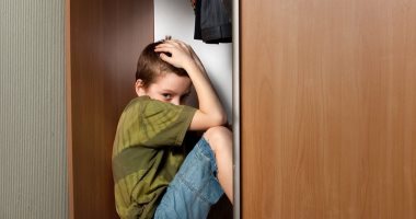 7 نصائح مهمة لحماية أطفالك من خطر "الرهاب الاجتماعي" 