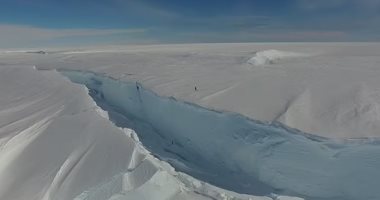 تفاصيل انهيار جبل جليدى ضخم ينكسر عن جليد القارة القطبية الجنوبية - اليوم السابع