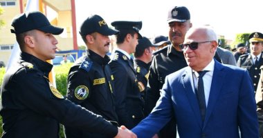 محافظ بورسعيد يهنئ رجال الشرطة بمناسبة الذكرى الـ71 لعيدهم.. صور