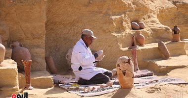 مراسل قناة "إكسترا نيوز" يسرد تفاصيل الاكتشافات الأثرية الجديدة بمنطقة سقارة