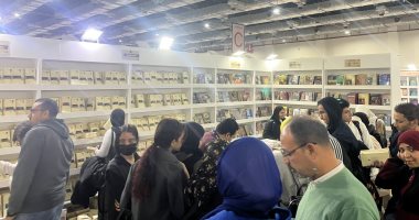 مكتبة الأسرة وسلسلة الجوائز الأكثر رواجًا فى معرض القاهرة للكتاب