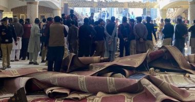 ارتفاع حصيلة قتلى تفجير مسجد بيشاور لـ101.. والشرطة تعلن عن حملة اعتقالات كبيرة