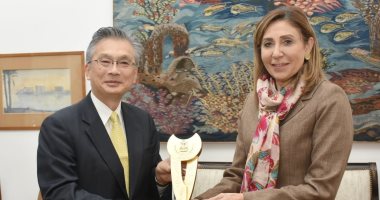 وزيرة الثقافة تلتقي سفير اليابان بالقاهرة لبحث أطر التعاون الثقافي 