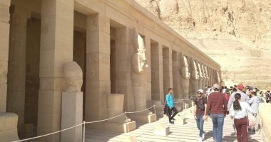 زيارات للمعابد والمقابر الفرعونية للفوج الأول للرحلات الشتوية للنشء.. صور