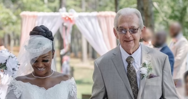 ثنائى أمريكي يتزوجان رغم فارق العمر 61 عاما.. "أكبر من جدها بـ10 سنوات"