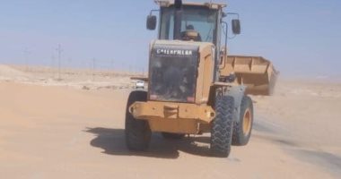 حملات بوسط سيناء للتخلص من الرمال على مسارات الطرق والمخلفات بشوارع المدن