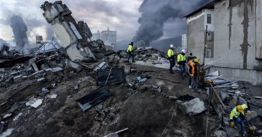 إنقاذ 4 أشخاص من تحت الأنقاض بعد 90 ساعة من الزلازل المدمرة فى تركيا