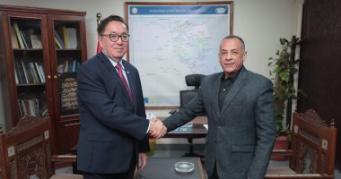 الأمين العام للمجلس الأعلى للآثار يلتقى سفير كازاخستان بالقاهرة