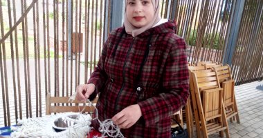  سارة أبو صالحة برعت فى أعمال الهاند ميد وصناعة فانوس رمضان بدمياط.. فيديو وصور	