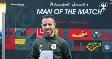 حسن علي يفوز بجائزة أفضل لاعب في مباراة المصرى وسموحة