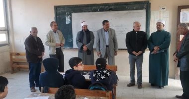 رئيس المنطقة الأزهرية بالإسكندرية يتفقد سير العملية التعليمية 