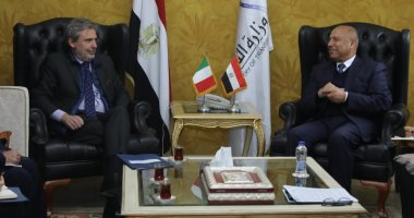 وزير النقل يبحث تسيير خط رورو لنقل الحاصلات بين موانئ مصر وإيطاليا