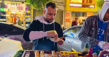 سوشى فى الشارع بدل المطاعم.. "محمد" بيعمل الأكلة الشهيرة بأعلى جودة وأقل سعر