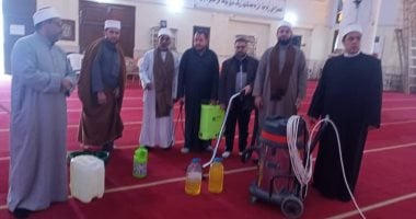 استمرار الحملة الكبرى لنظافة المساجد وتعقيمها بالإسماعيلية.. صور