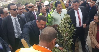 وزيرا التعليم والتنمية المحلية يدشنان مبادرة 100 مليون شجرة فى دمنهور.. صور