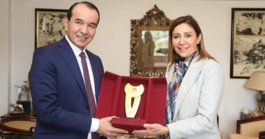 وزيرة الثقافة تلتقى نظيرها الأوزباكستانى لبحث سُبل التعاون المشترك