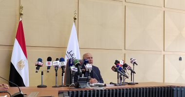وزير النقل: تعاقدنا مع 9 شركات خاصة لربط القاهرة الكبرى بالعاصمة الإدارية 