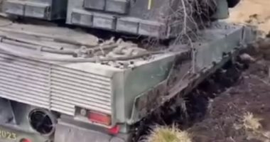 دبابات "ليوبارد" سويدية تغرق فى الوحل داخل الأراضى الأوكرانية.. فيديو