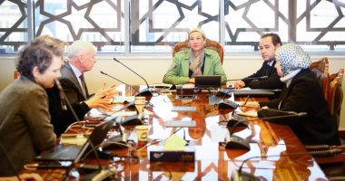 وزيرة البيئة تناقش مع بعثة البنك الدولى تنفيذ أجندة مصر للمناخ
