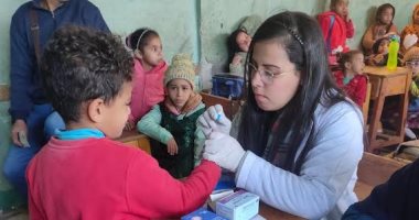 "صحة المنيا" تنظم قافلة طبية لأهالى قرية دروة بمركز ملوى ضمن حياة كريمة