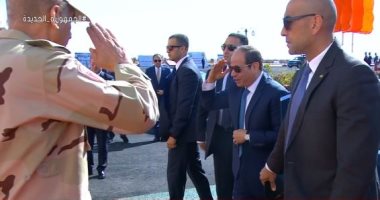 الرئيس السيسى يصل مقر اصطفاف المعدات المشاركة فى تنمية وإعمار سيناء