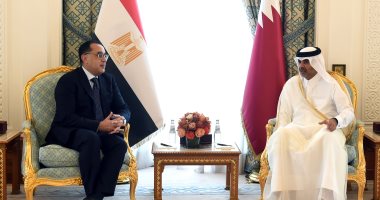 أمير قطر يستقبل رئيس الوزراء لتعزيز العلاقات الاقتصادية والتعاون الضريبي