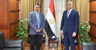 وزير القوى العاملة يلتقى سفير بنجلاديش فى القاهرة لبحث الملفات المشتركة