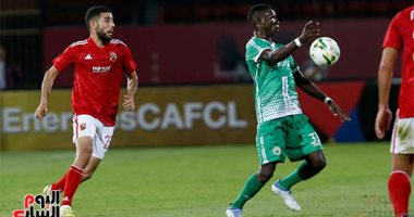 قندوسي يفتتح سجله التهديفى ويحرز ثاني أهداف الأهلي أمام القطن الكاميروني