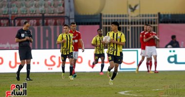 انطلاق مباراة الأهلى والمقاولون العرب فى الدورى الممتاز