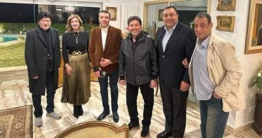 سفير مصر فى تونس يستقبل الفنانين المصريين قبل انطلاق مهرجان الأغنية التونسية