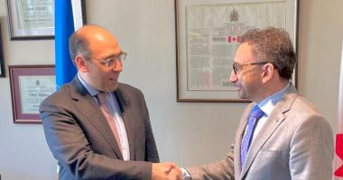 السفير المصري يلتقي وزير النقل الكندي