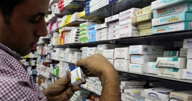 ضبط أدوية مجهولة المصدر داخل صيدلية بدون ترخيص فى كفر الشيخ