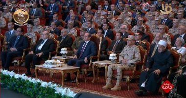الرئيس السيسي يشاهد عرضا فنيا بعنوان "مثلث القيادة" عن تضحيات الشهداء