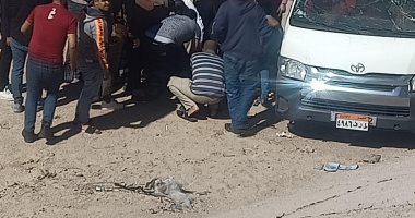 إصابة 13 شخصا فى انقلاب سيارة ميكروباص بطريق الغردقة - سفاجا